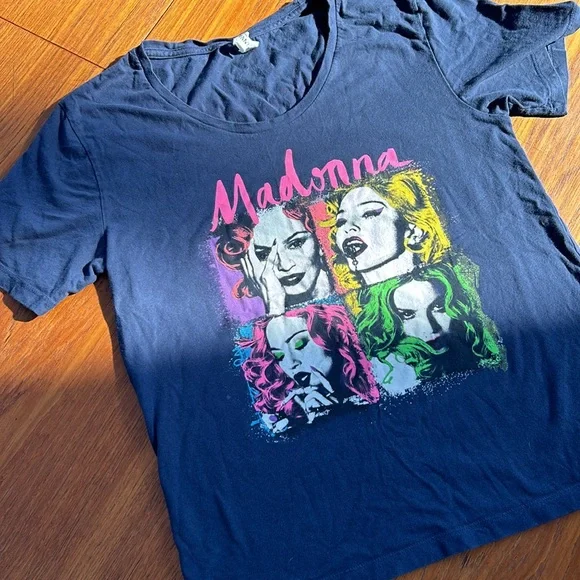 Madonna Rebel Heart concert tour t-shirt - Picture 2 of 3